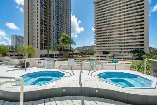 Deluxe Panoramic Mountain View Condo - 37Th Floor, Free Parking & Wifi Condo Χονολουλού Εξωτερικό φωτογραφία