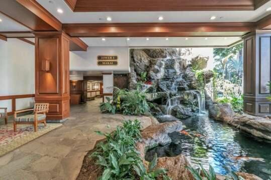 Deluxe Panoramic Mountain View Condo - 37Th Floor, Free Parking & Wifi Condo Χονολουλού Εξωτερικό φωτογραφία